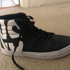 Size 11 Almost new Vans leather Hi-Tops worn twice